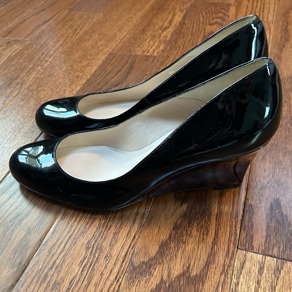 NEW! L.K.Bennett Zahara black patent leather wedge pumps tortoiseshell heel 40.5 - Picture 4 of 9